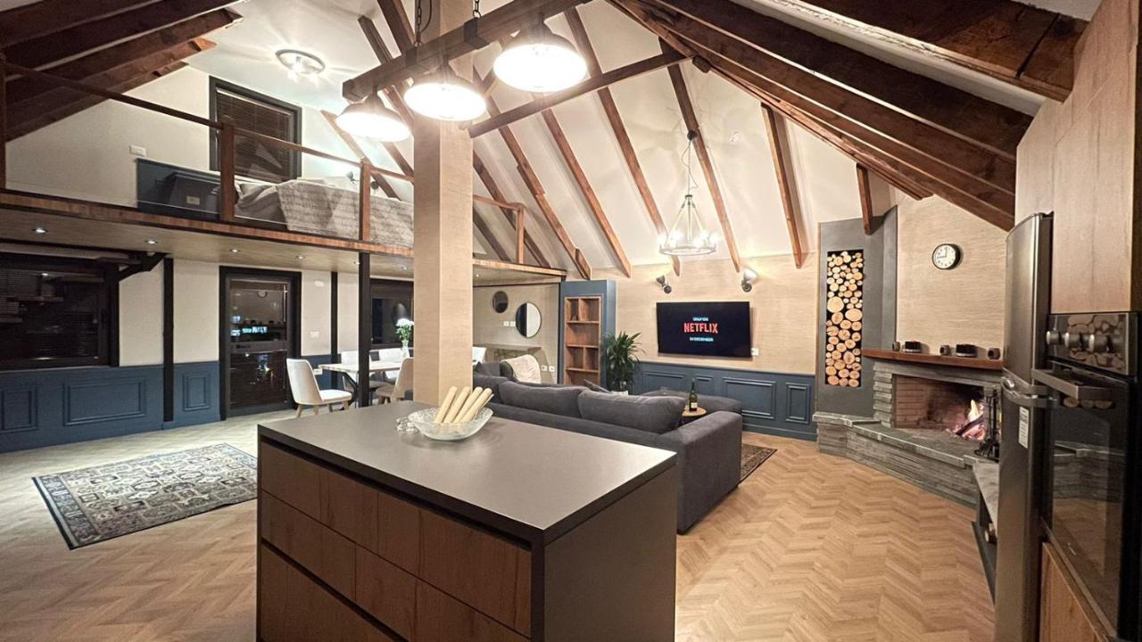 Heart Of Cozy Loft With Fireplace * Tirana