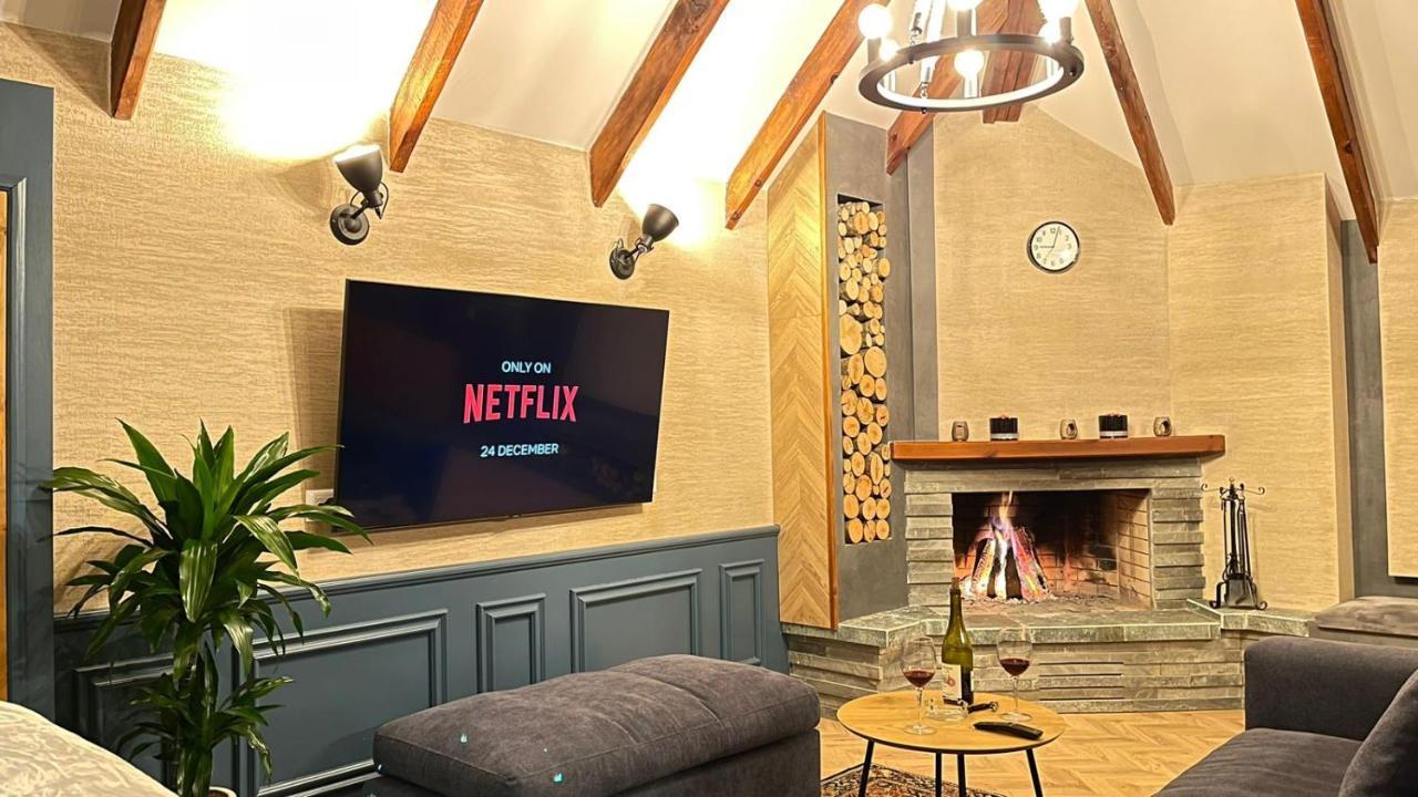 Heart Of Cozy Loft With Fireplace Appartement Tirana
