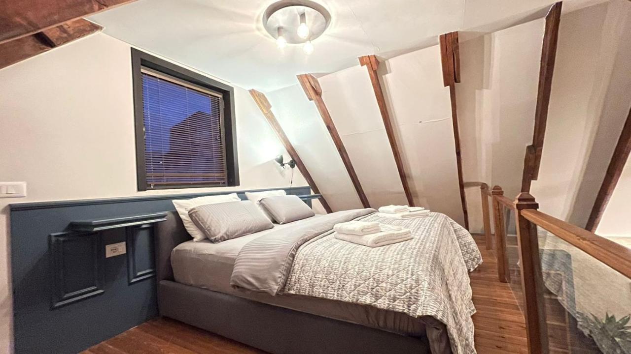 Heart Of Cozy Loft With Fireplace * Tirana