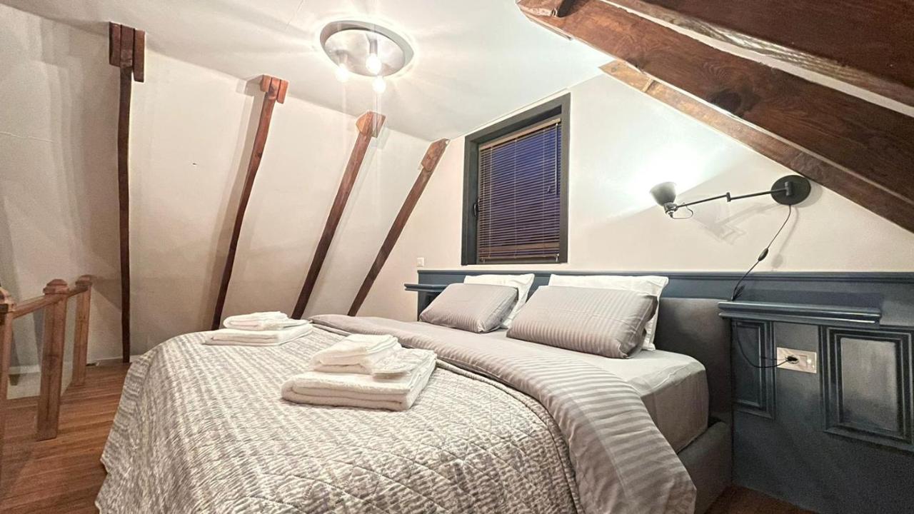 Heart Of Cozy Loft With Fireplace * Tirana
